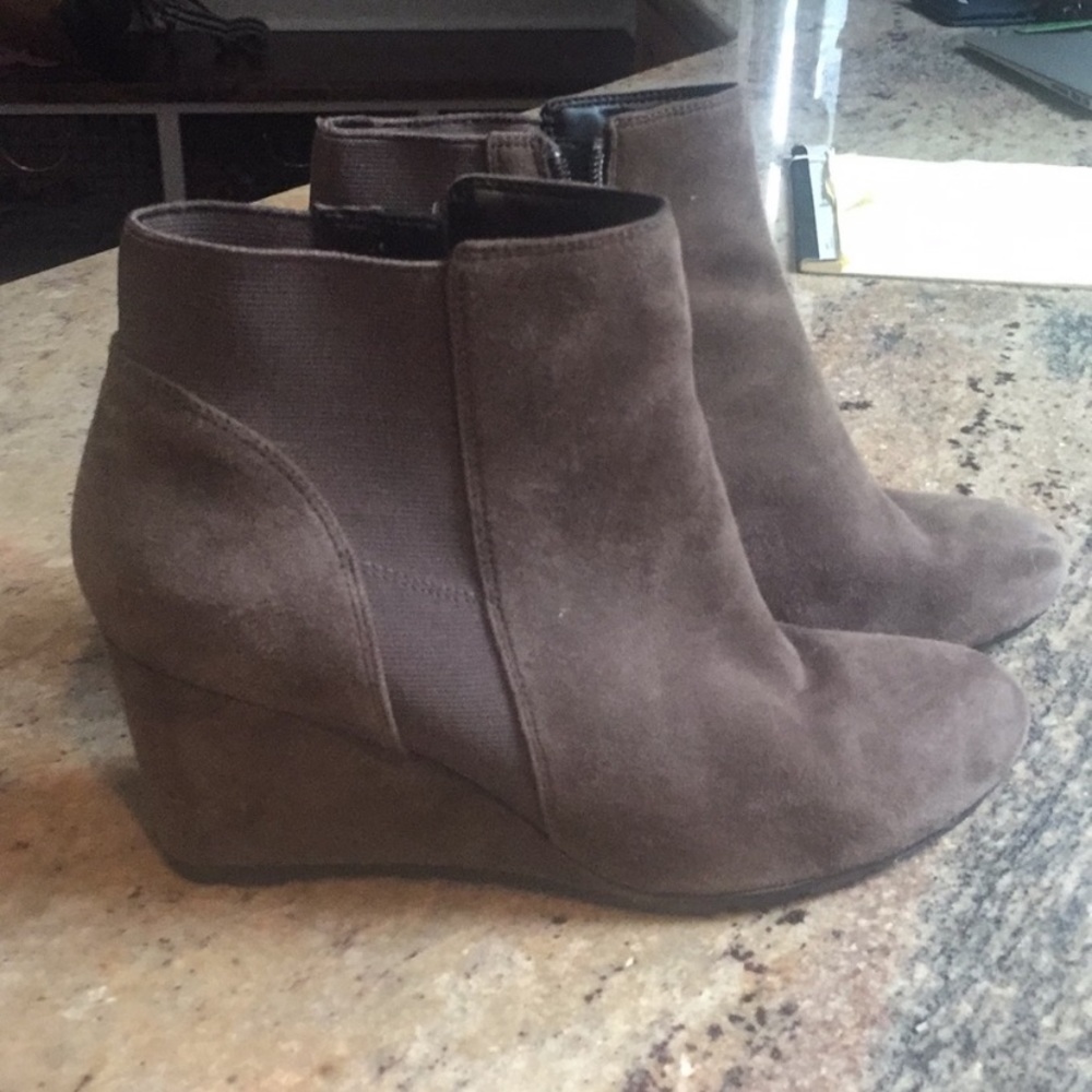 New Clark Artisan Suede Wedge Bootie- size 9.5